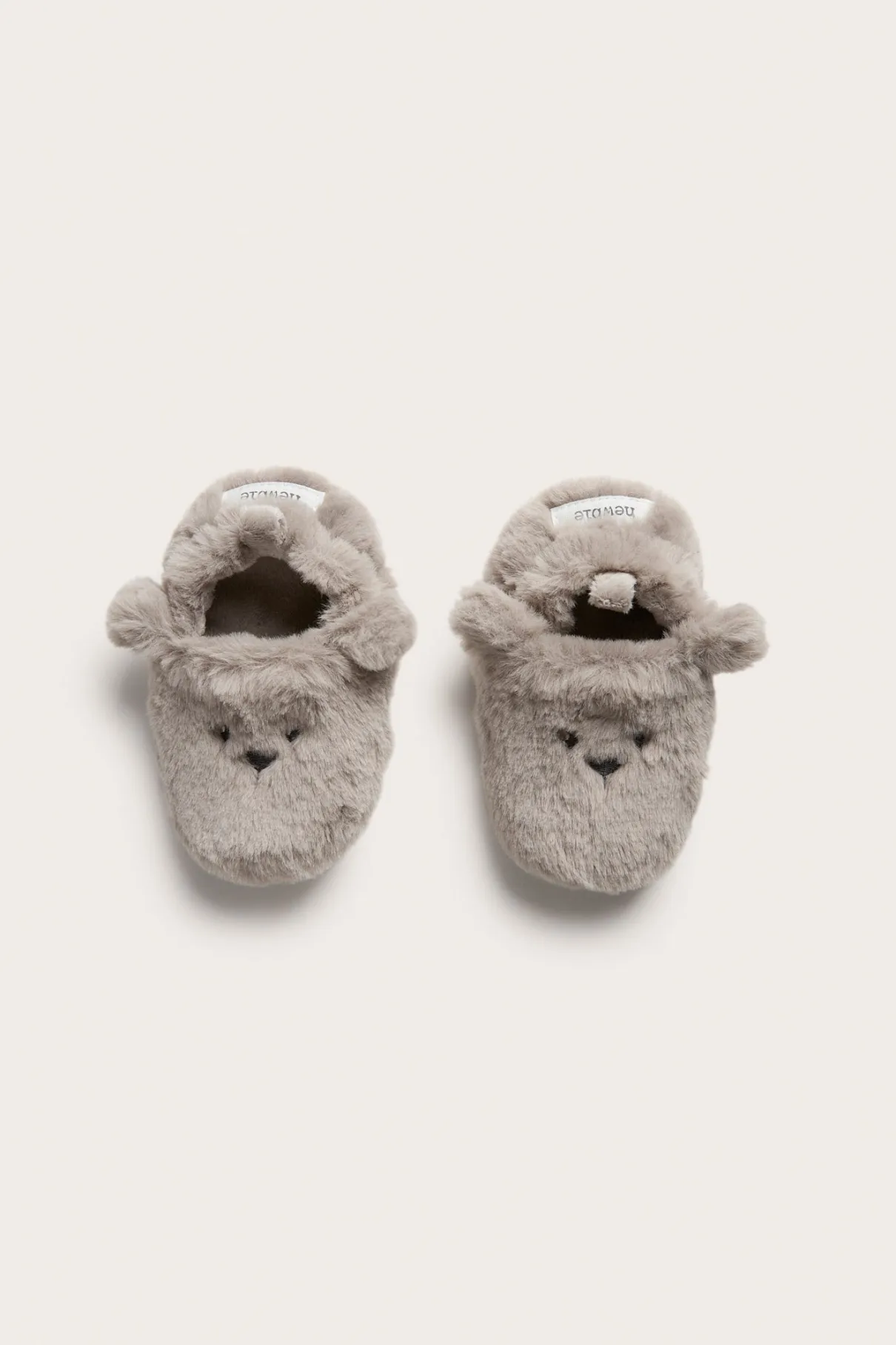 Baby and kids' beige slippers in soft pile
