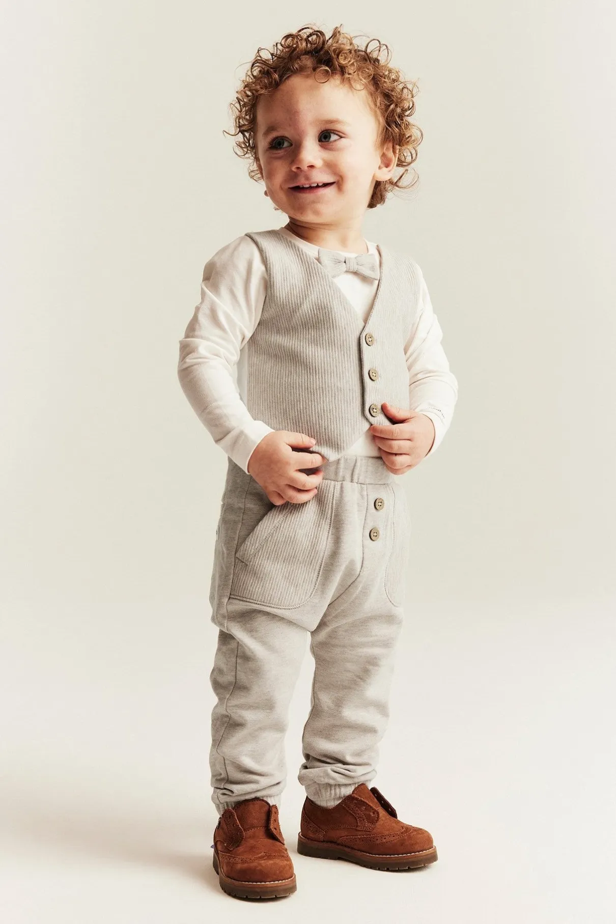 Baby beige jogging trousers
