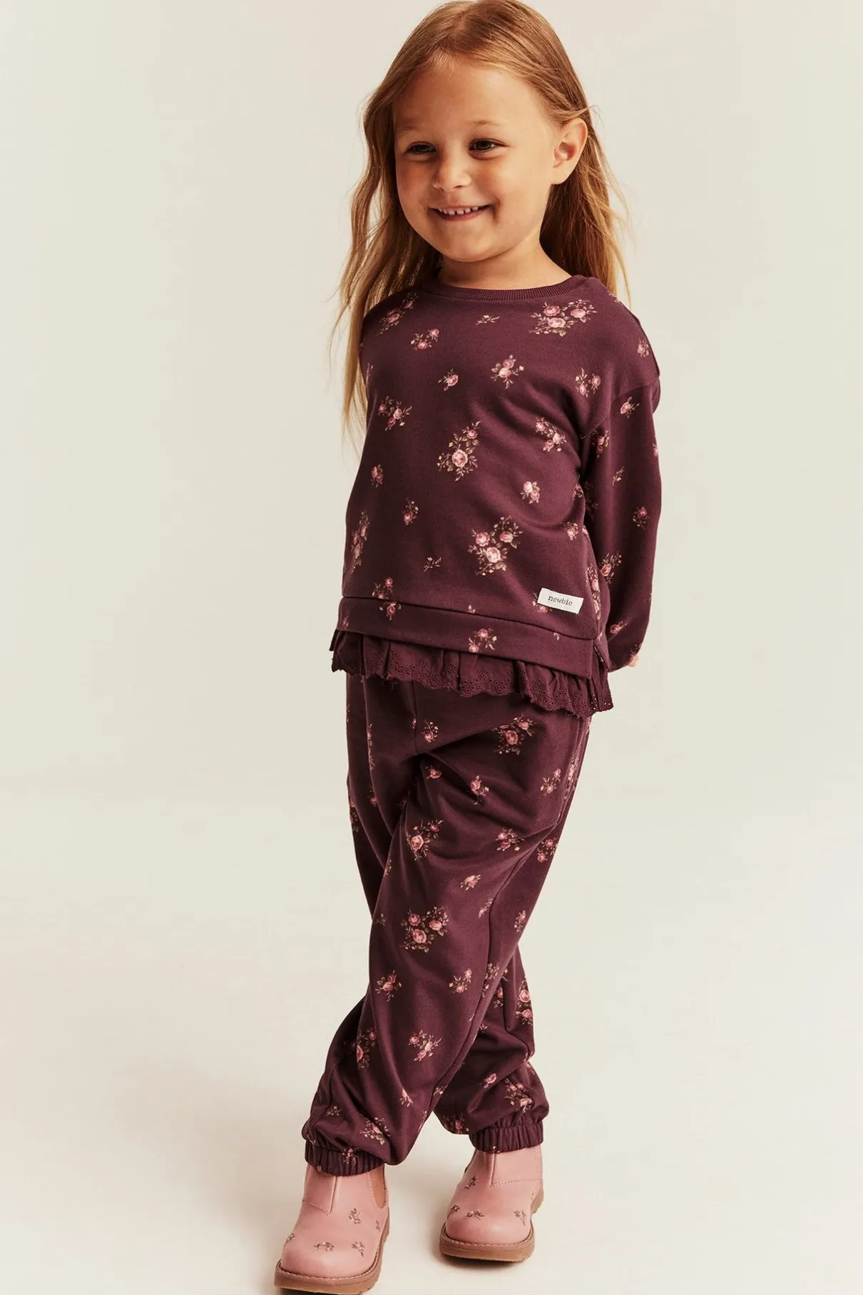 Baby & Kids sweatshirt with lace frill