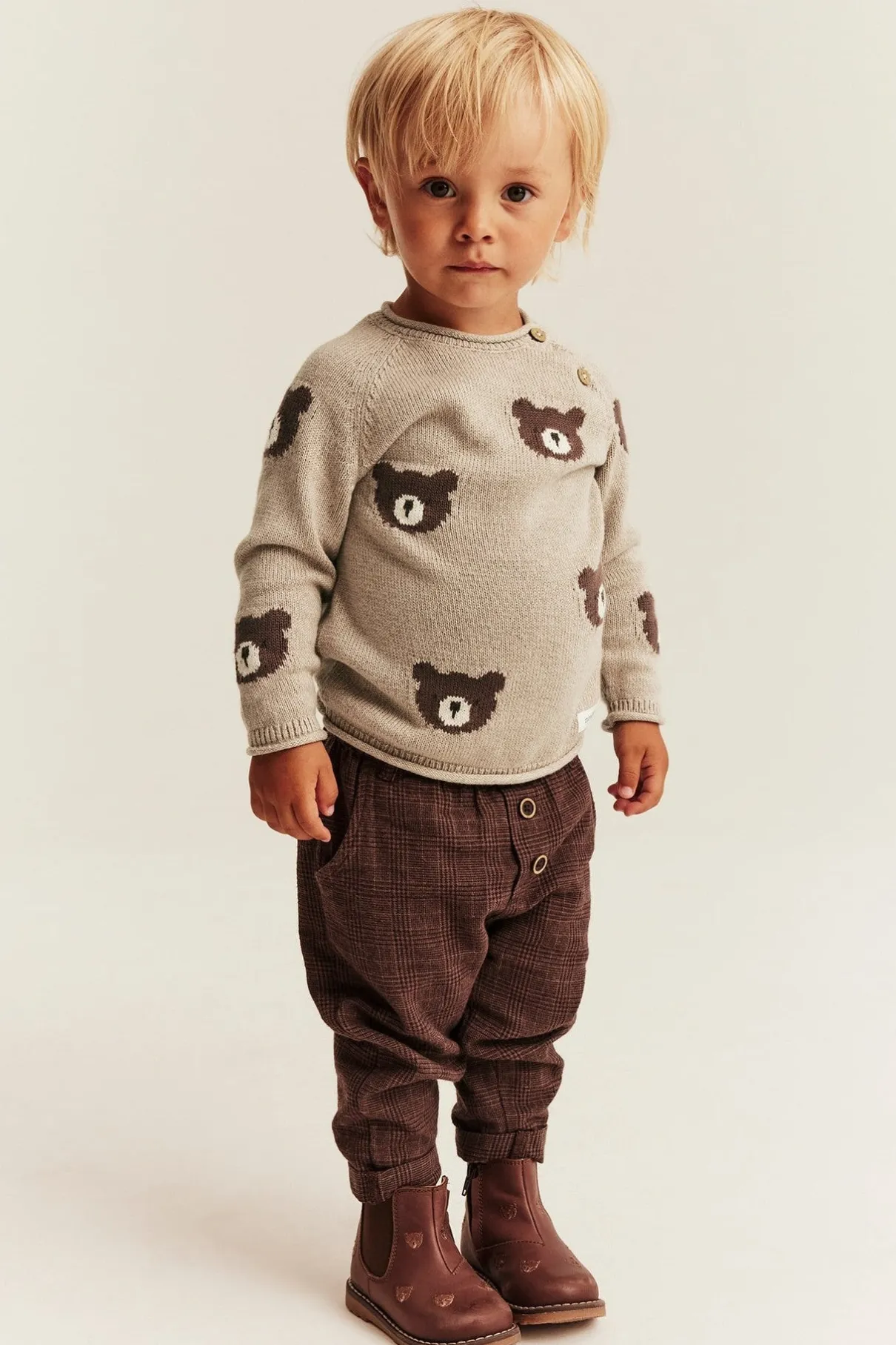 Baby sweater with bears