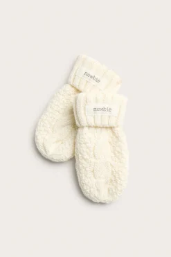 Baby white cable-knit mittens
