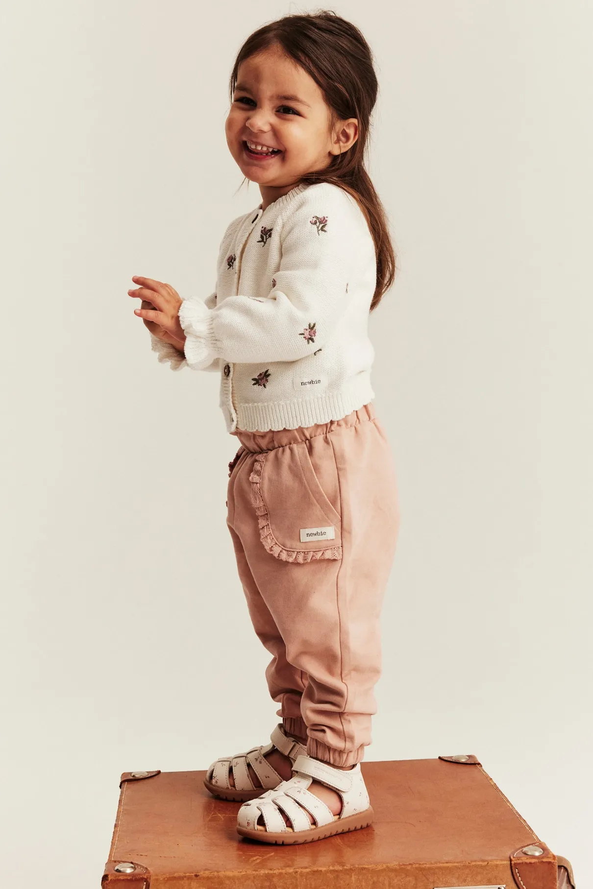 Baby white floral embroidery cardigan