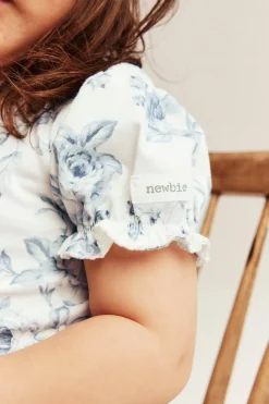 Baby white floral short sleeve bodysuit