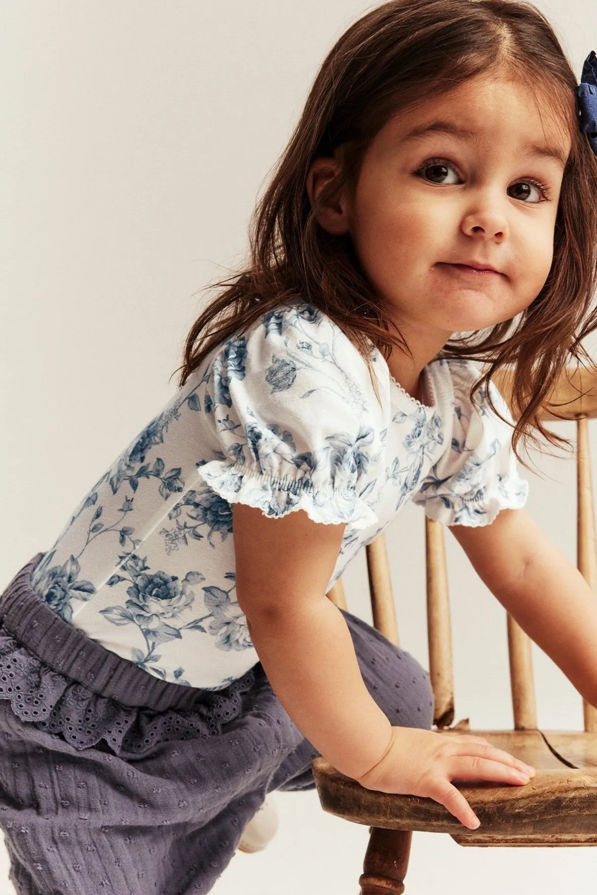 Baby white floral short sleeve bodysuit