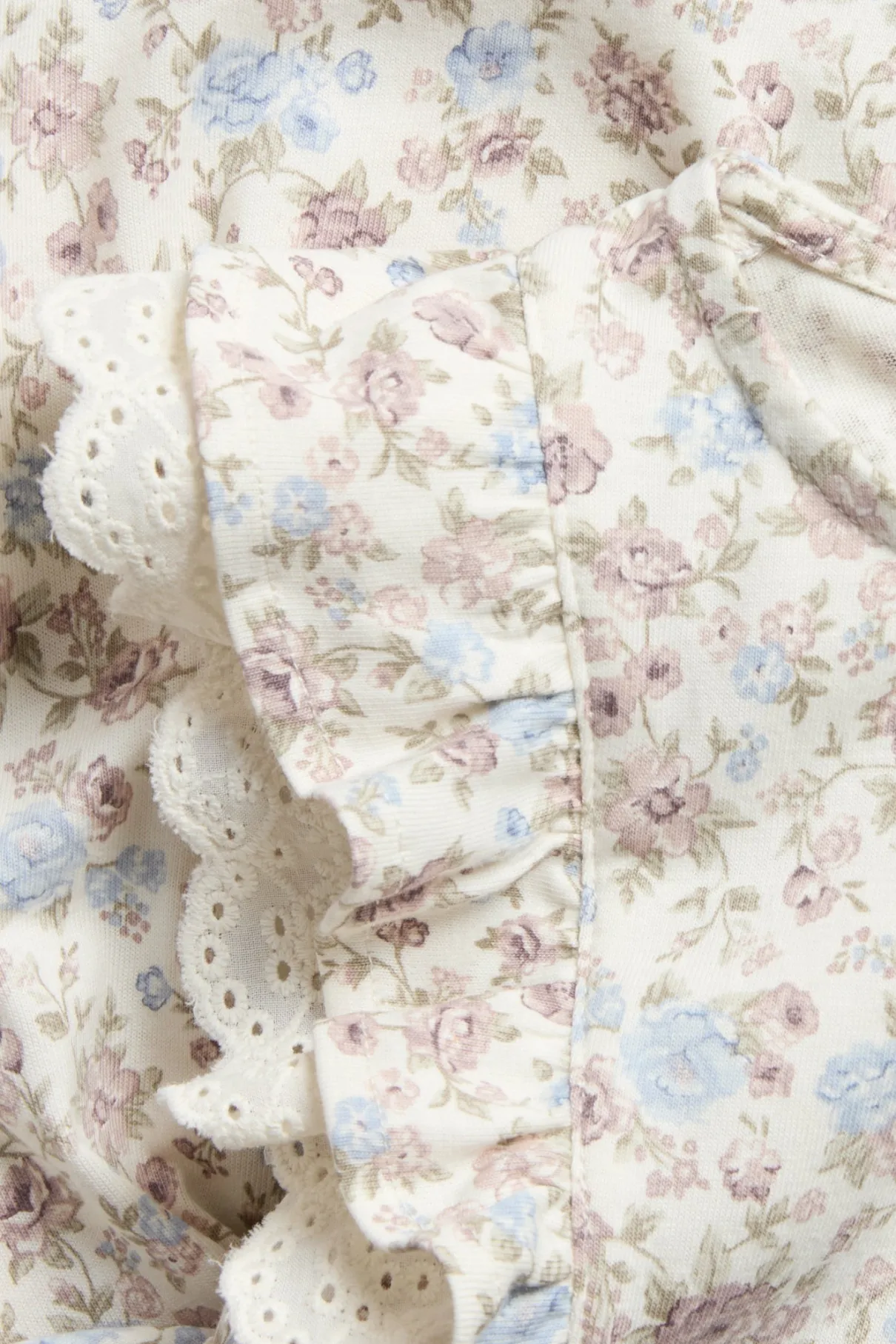 Baby white floral sleeveless dress with lace