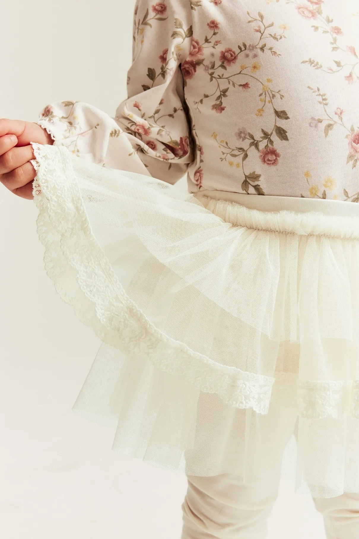 Baby white leggings with tulle skirt