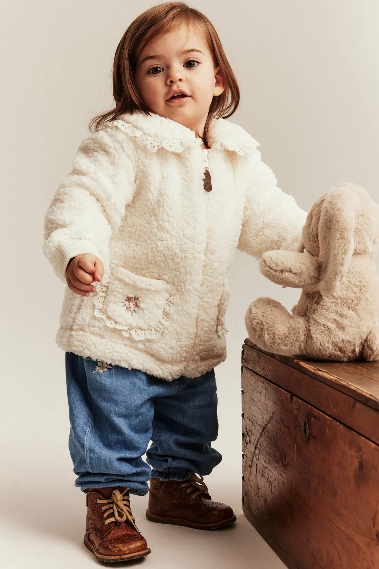 Baby white pile jacket with collar and lace