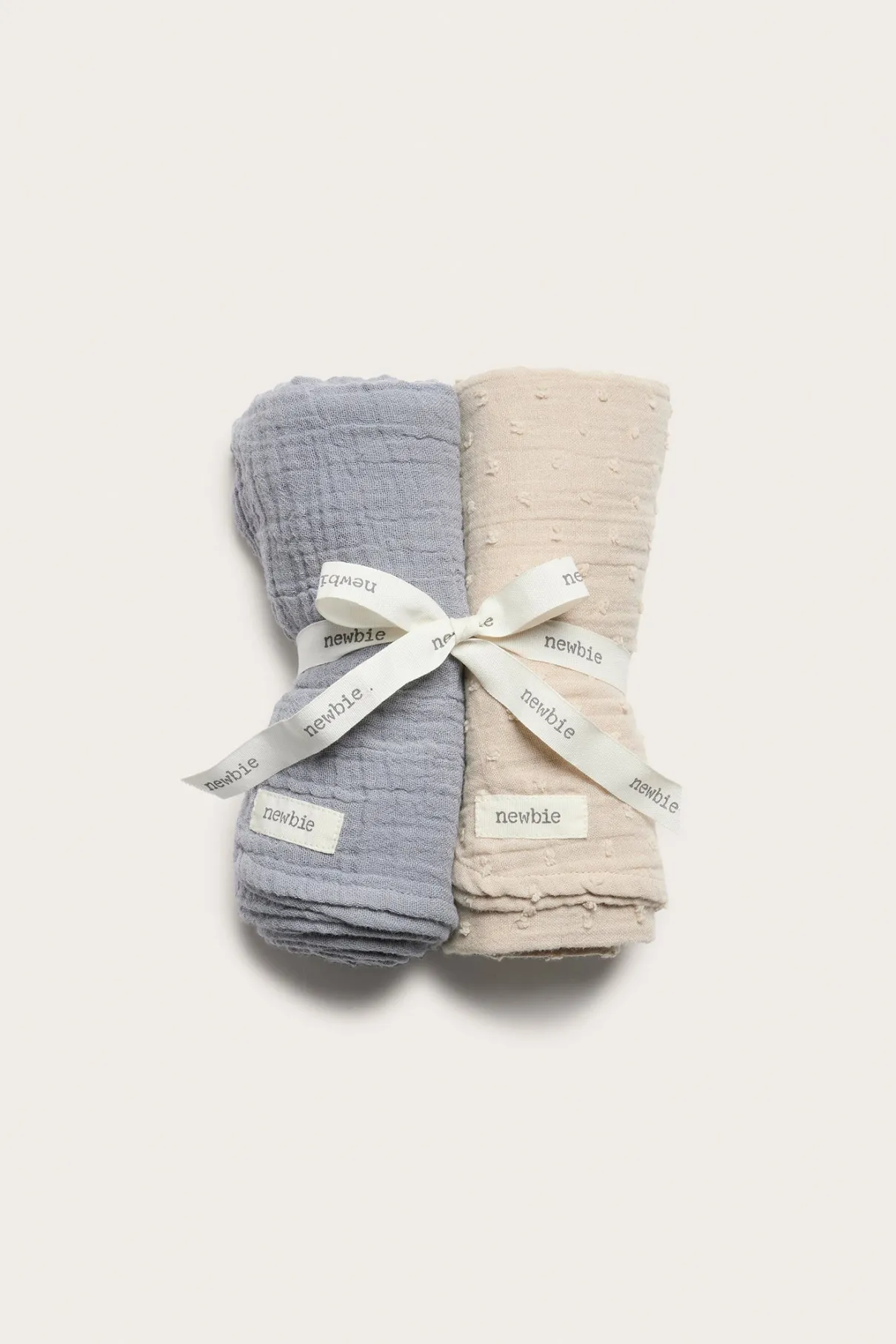 Blue and beige muslin blankets (2-pack)