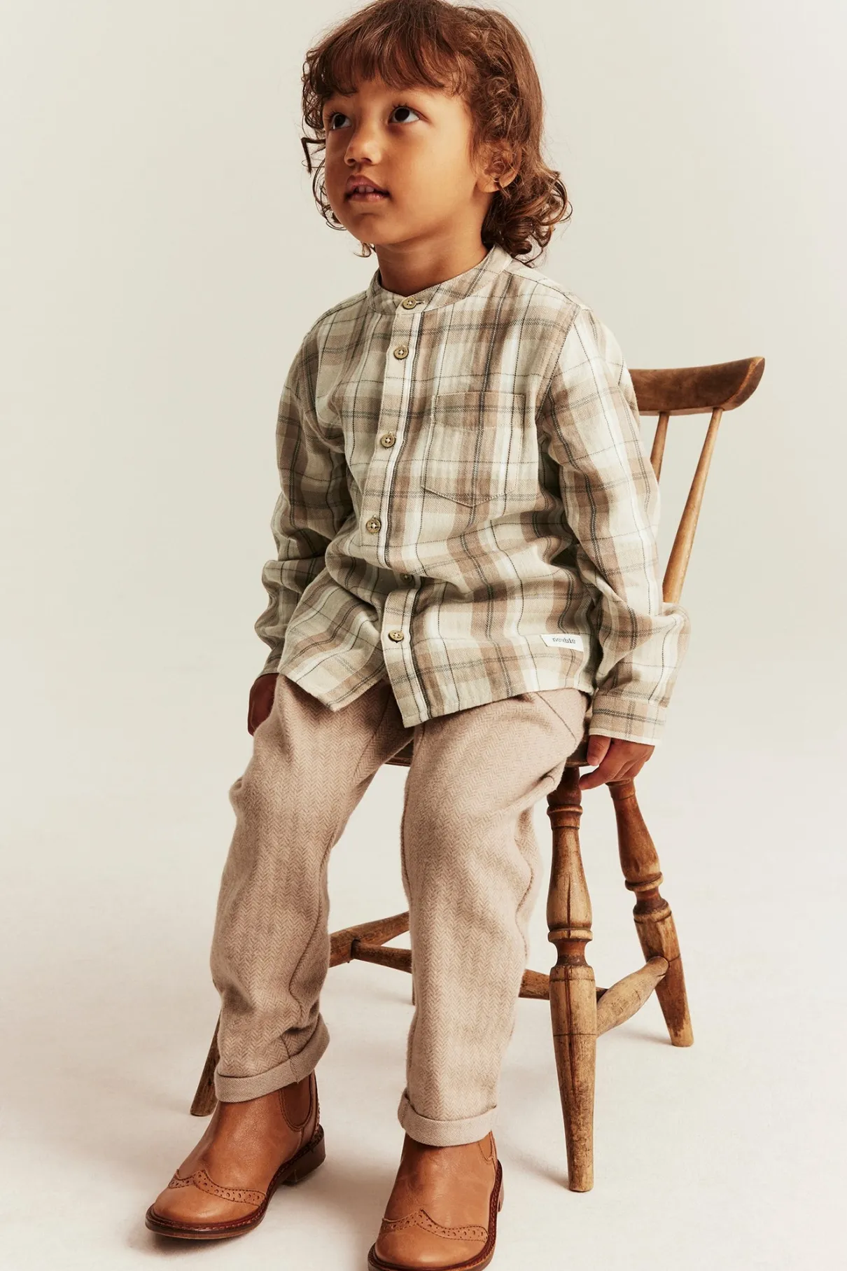Kids´ beige checked mandarin shirt