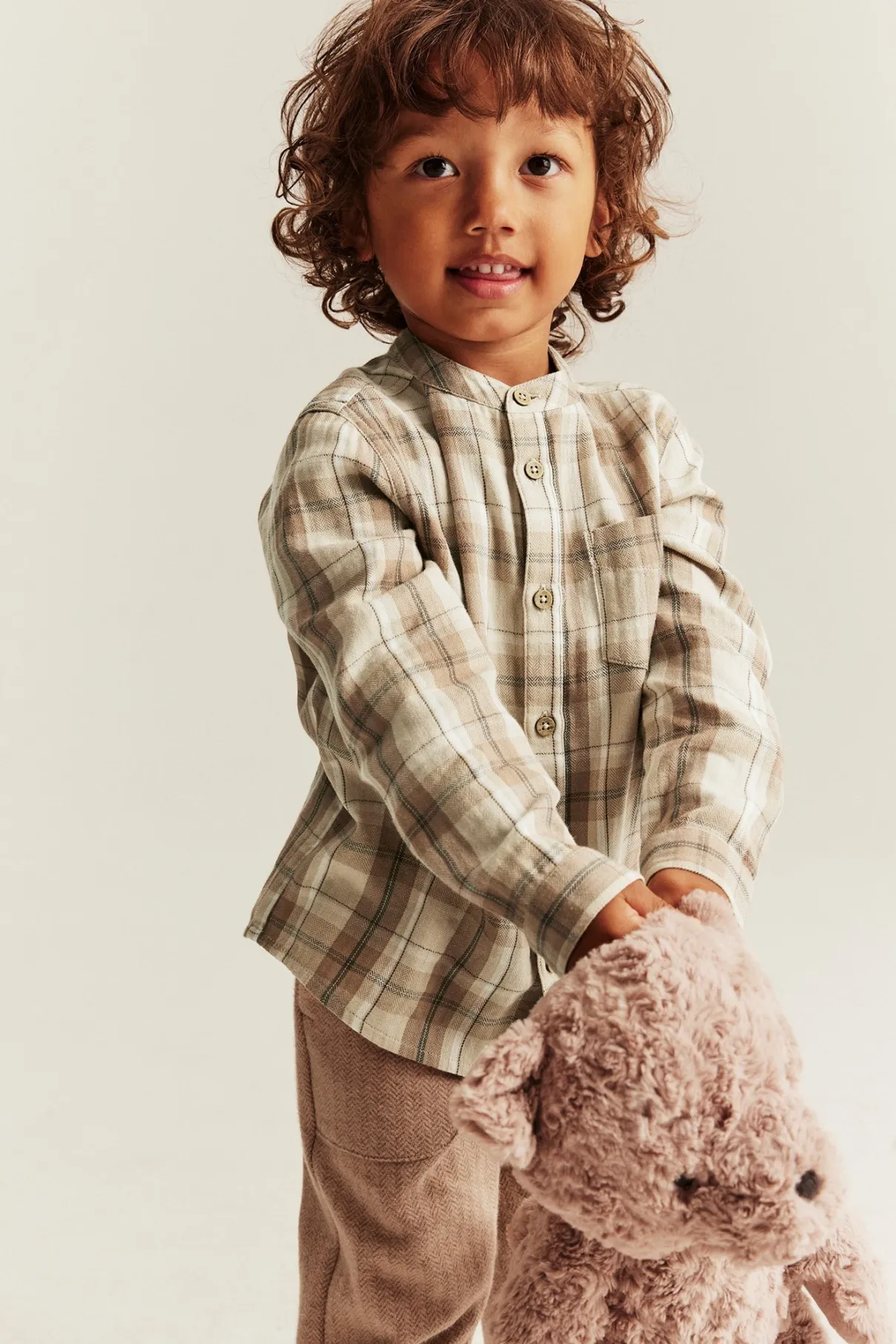 Kids´ beige checked mandarin shirt