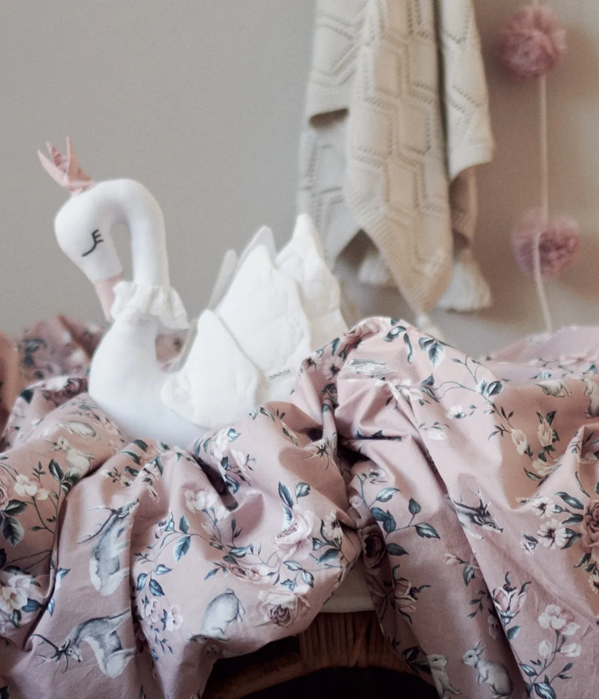 Kids pink forest print bedding set 140x200