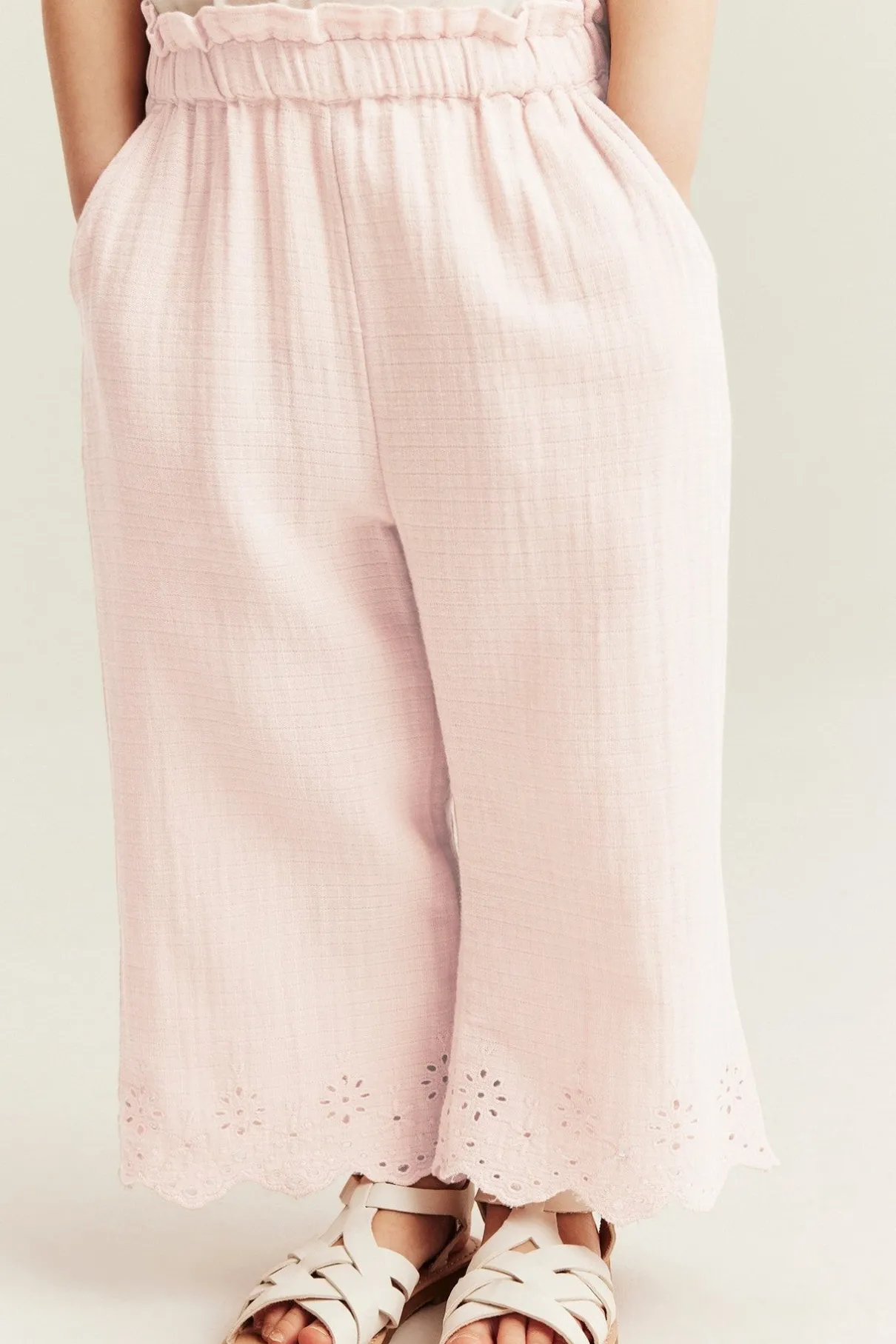 Kids pink trousers with embroidery