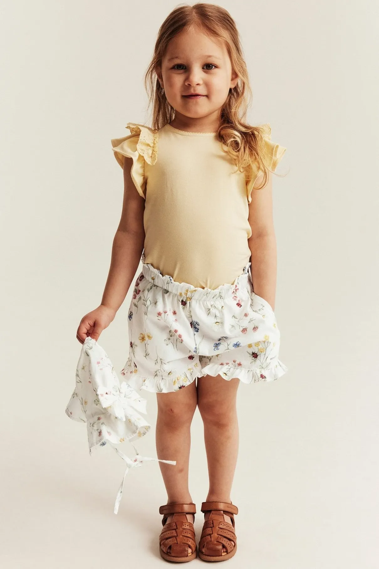 Kids white floral jersey shorts