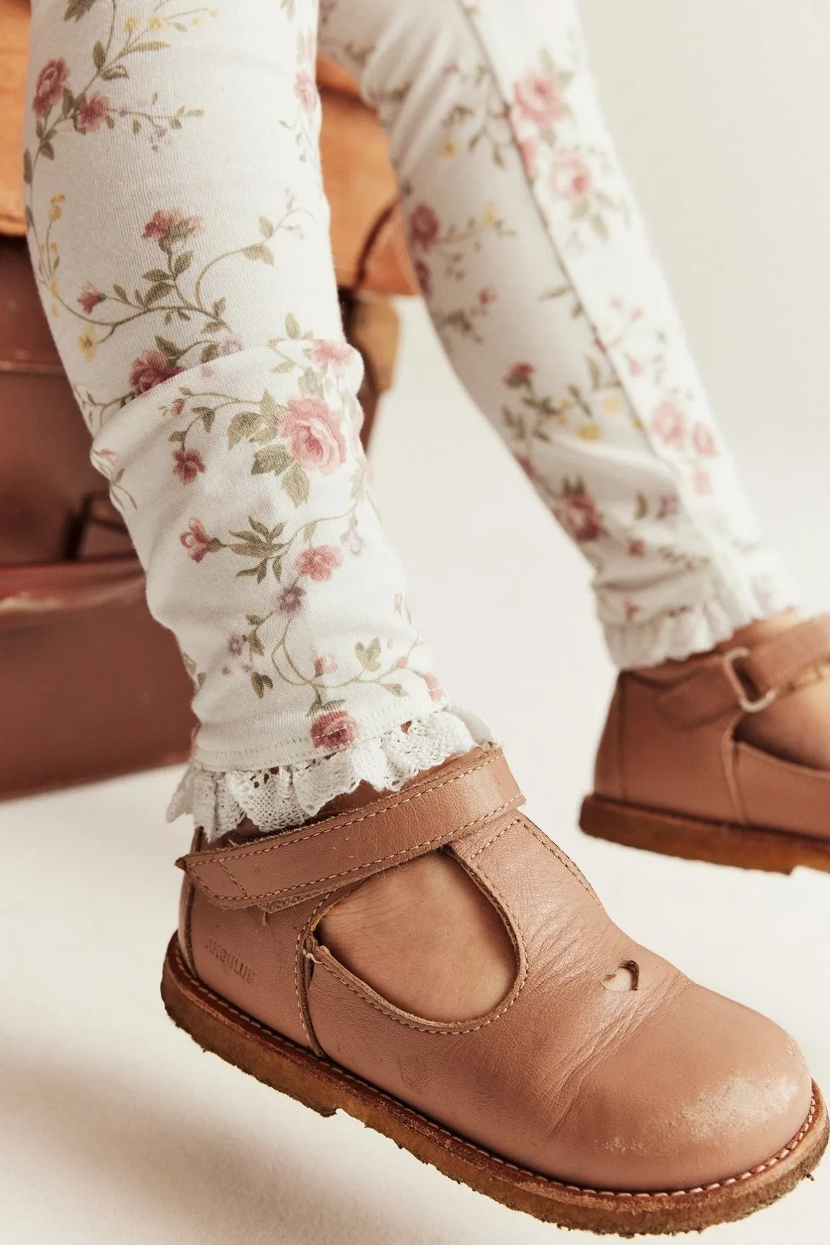 Kids white floral leggings with lace