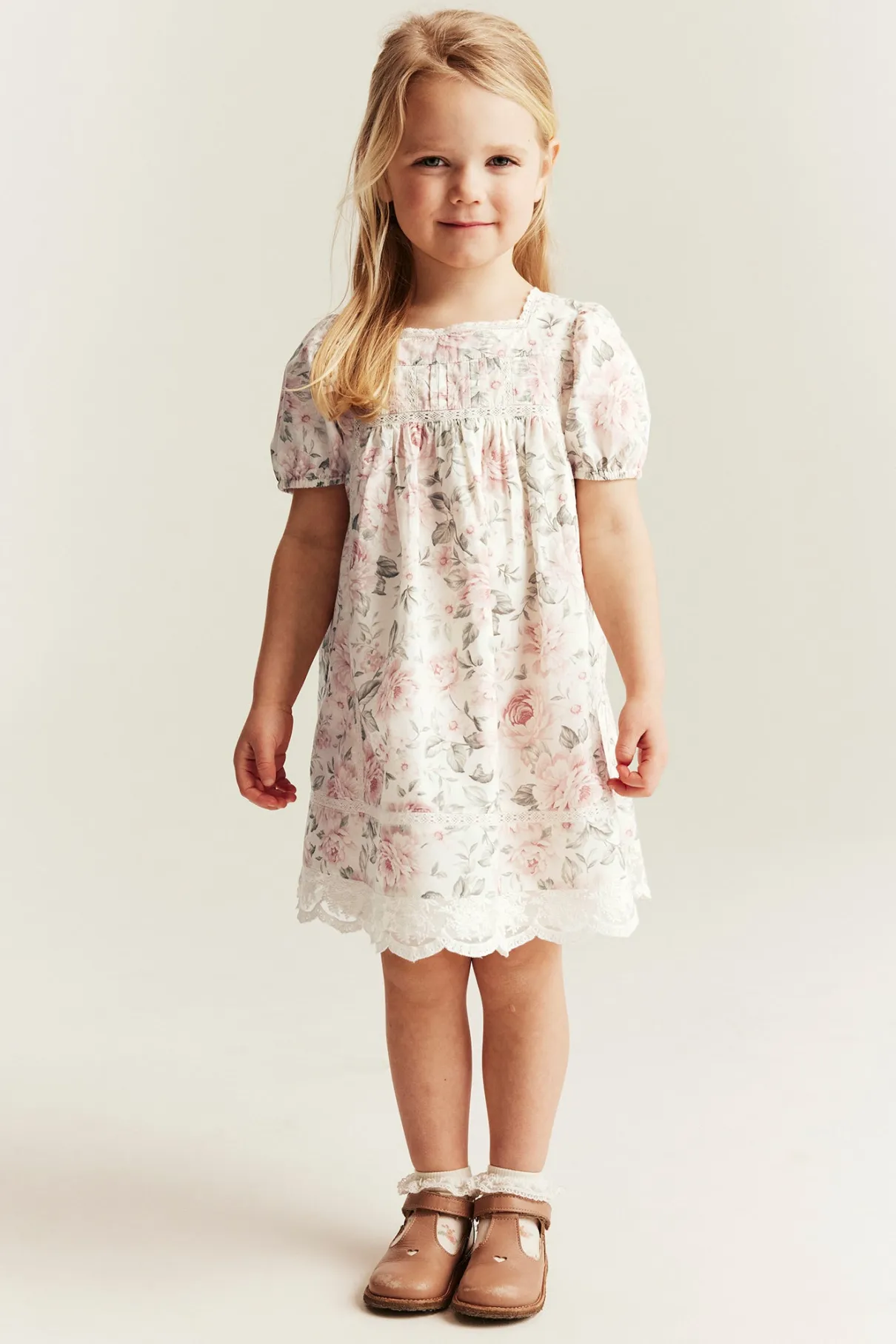 Kids white floral puff sleeve dress