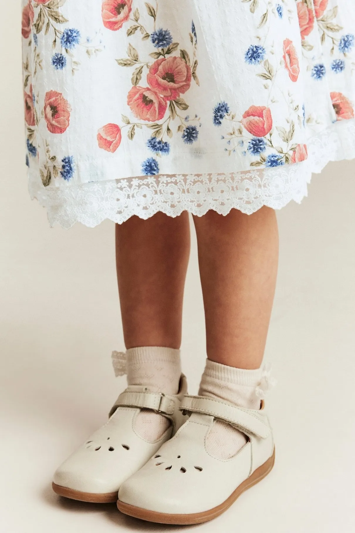Kids white floral short-sleeved dress