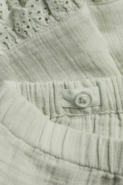 Kids woven shorts with frill