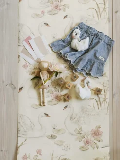 Lily swan beige wallpaper