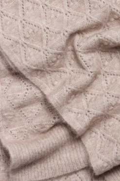 Women's beige patterned knit scarf