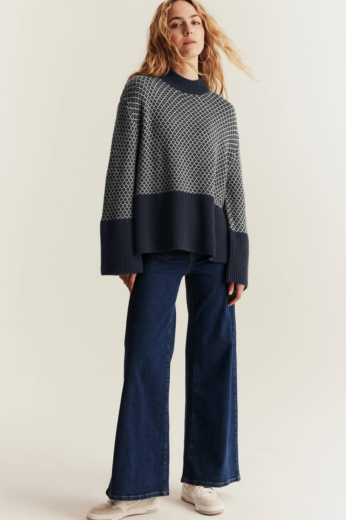 Women's blue knitted wool jumper