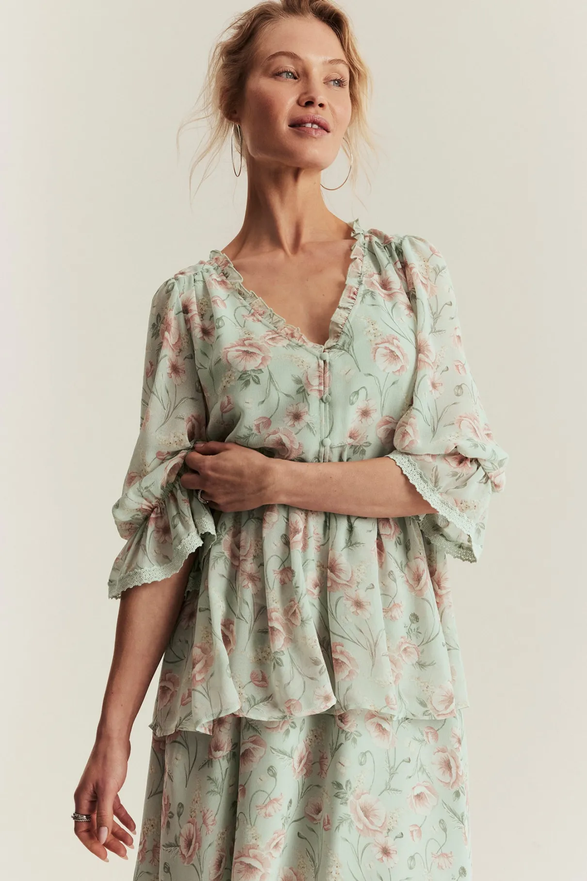 Women's green floral short chiffon dress